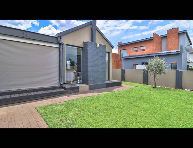 3 BEDROOM HOUSE FOR SALE IN MIDSTREAM MEADOWS